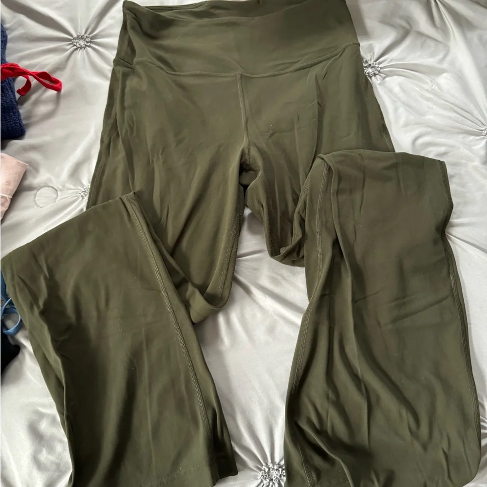 Lululemon Groove Nulu Flared Pants - Picture 1 of 4